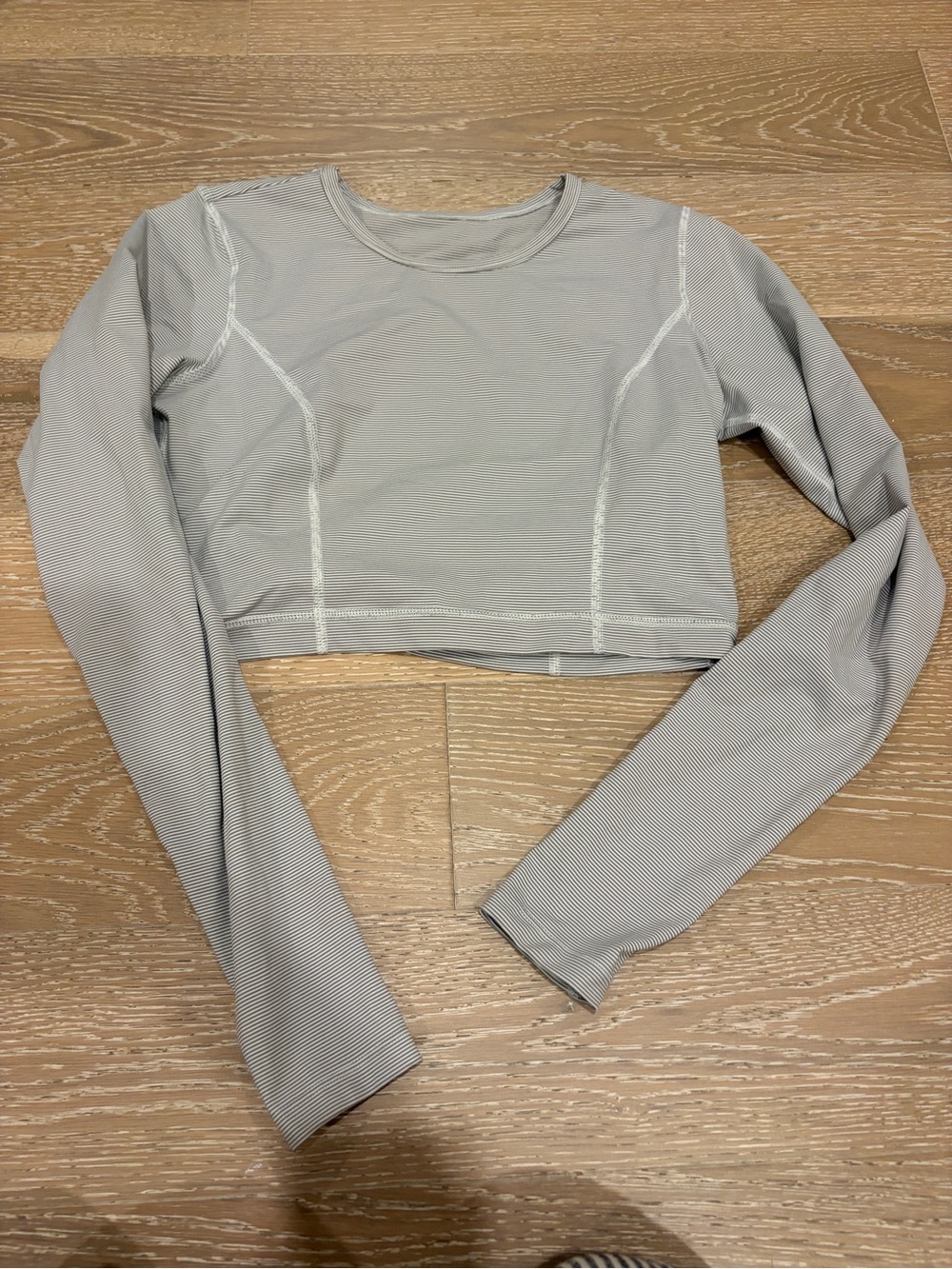 Women's lululemon Light Gray stripped Long-Sleeve Crop Top